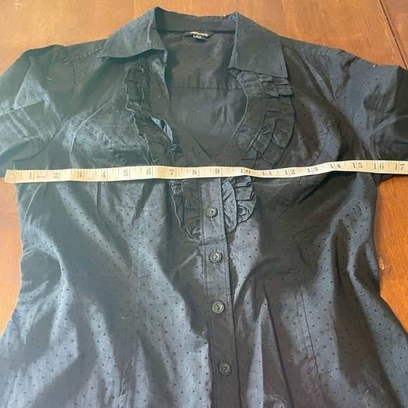 GUESS blouse with ruffle front. Size S - Picture 6 of 7